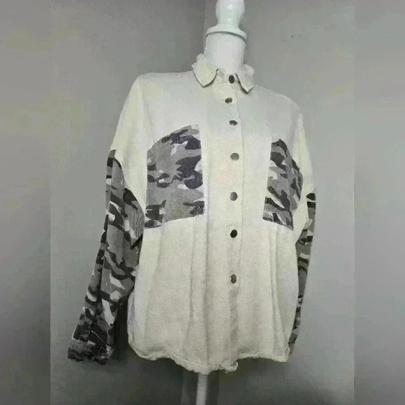 POL Cream and Camo Shacket Size Medium - Picture 4 of 8